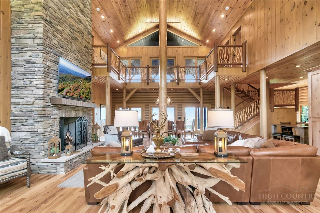 Image number 2 for the current listing