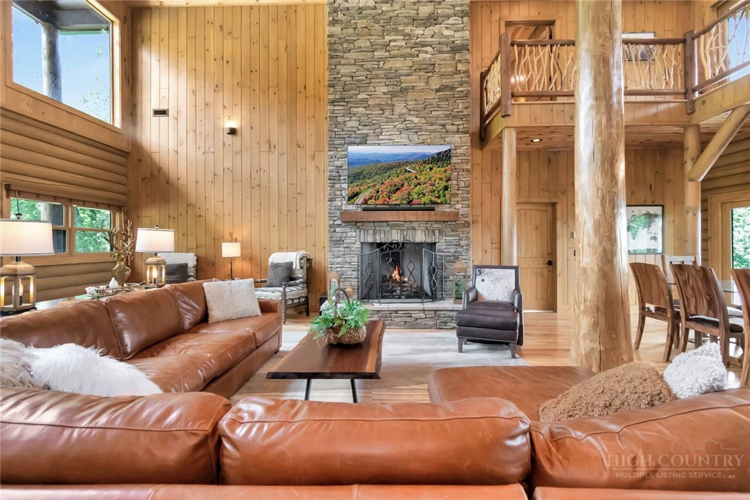 Image number 4 for the current listing