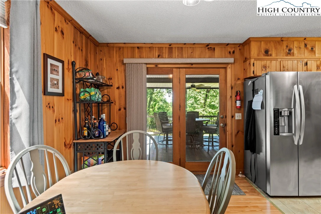 Image number 7 for the current listing