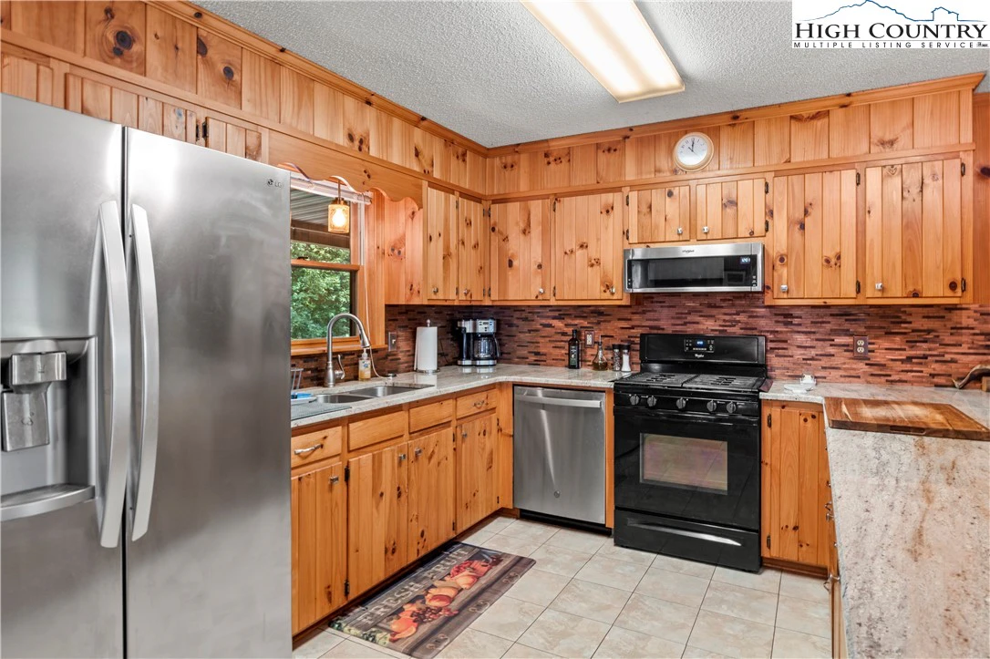 Image number 8 for the current listing