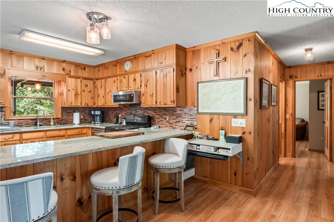 Image number 5 for the current listing