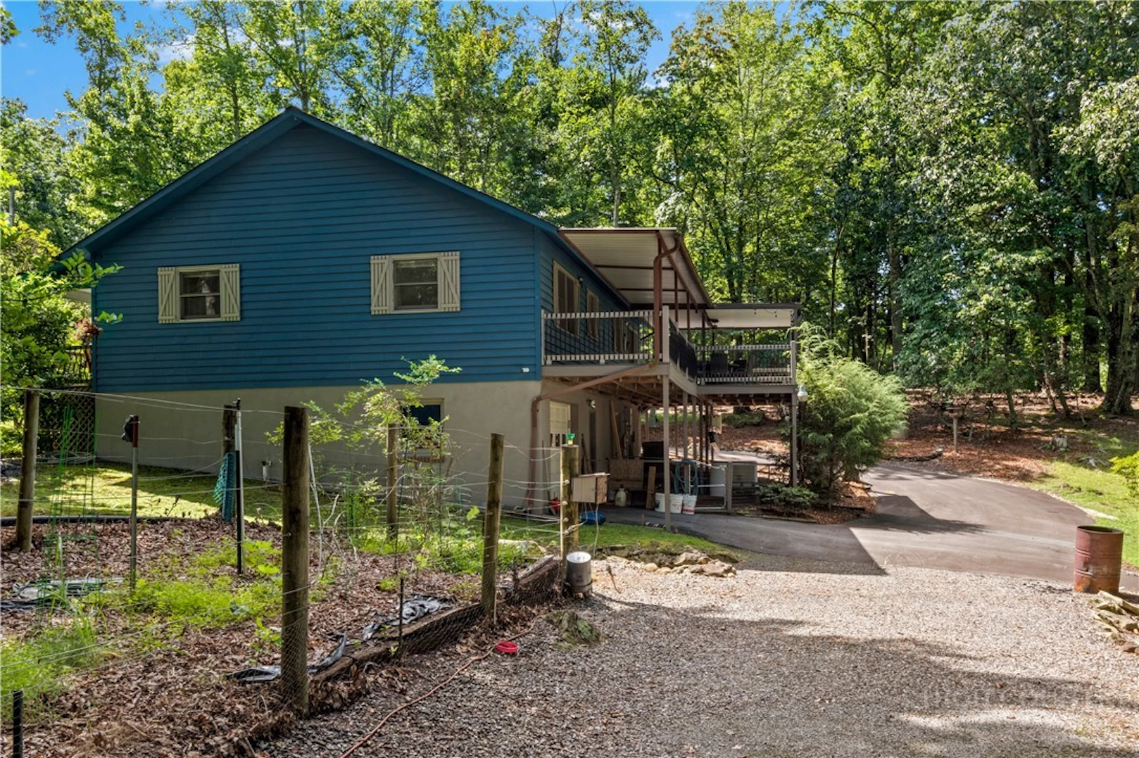 Image number 13 for the current listing
