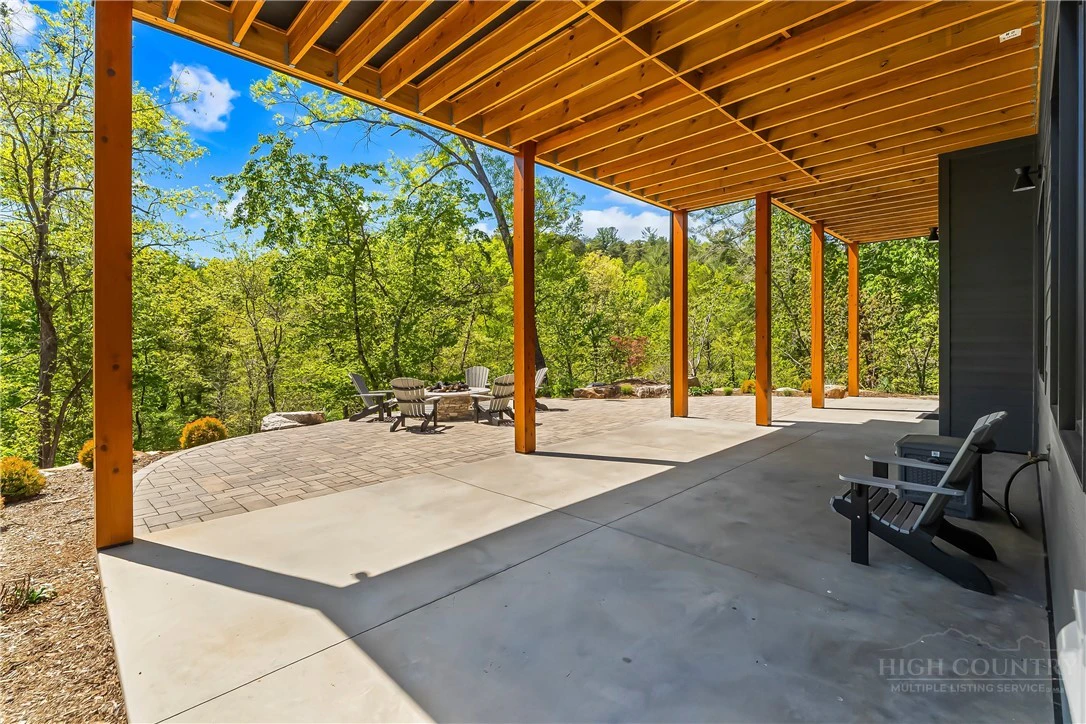 Image number 20 for the current listing