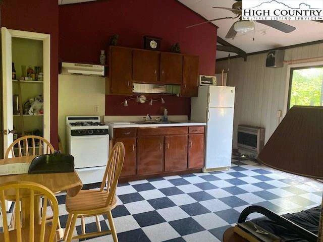 Image number 3 for the current listing