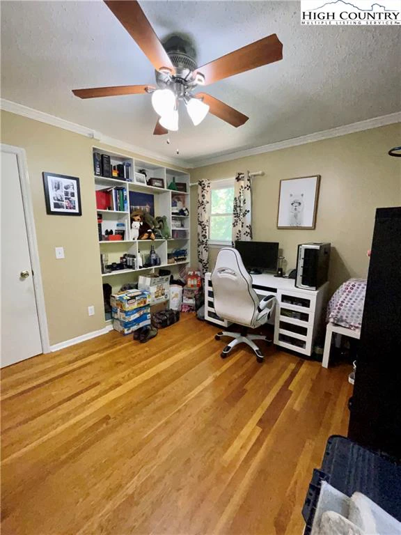 Image number 7 for the current listing
