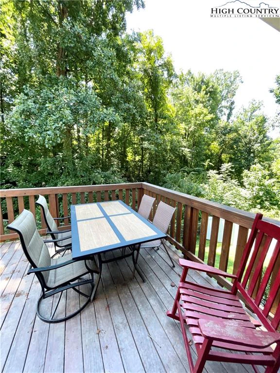 Image number 11 for the current listing