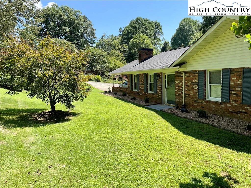 Image number 13 for the current listing