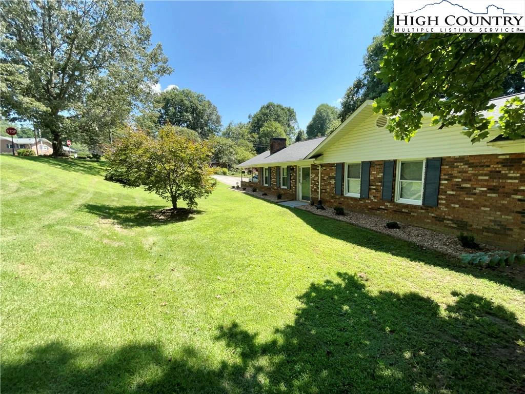 Image number 14 for the current listing
