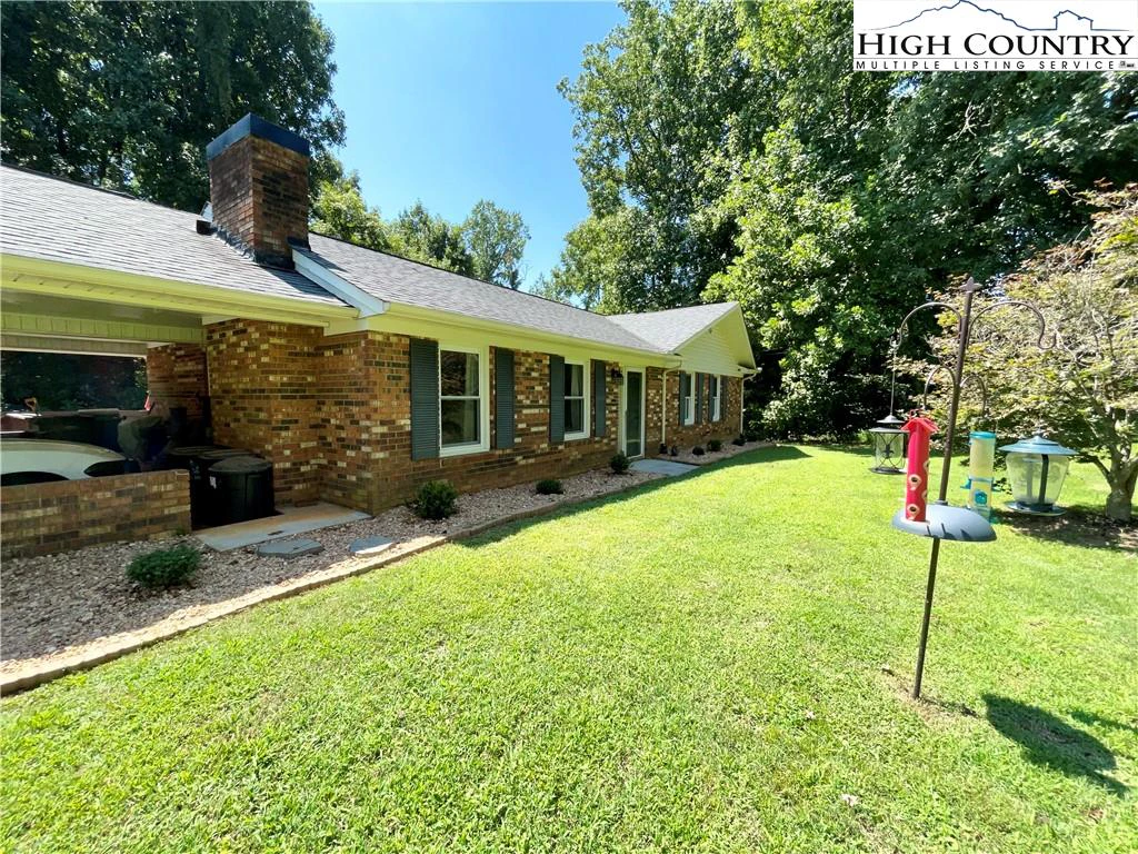 Image number 15 for the current listing