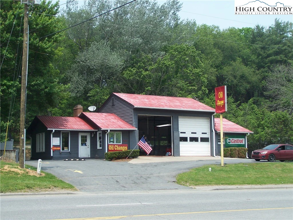 Image number 1 for the current listing