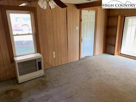 Image number 6 for the current listing