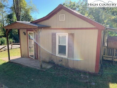 Image number 3 for the current listing