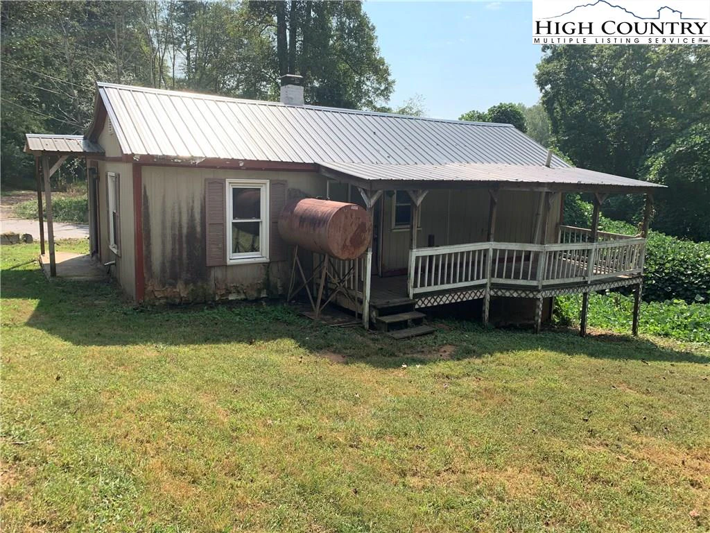 Image number 17 for the current listing