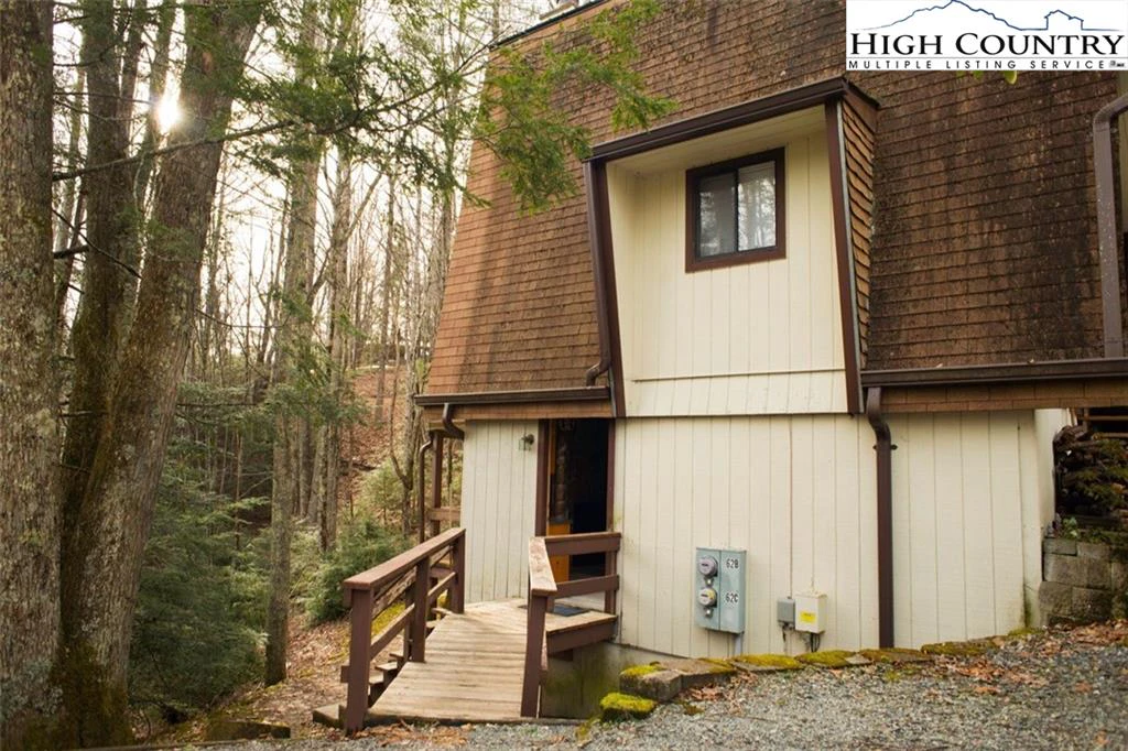 Image number 1 for the current listing
