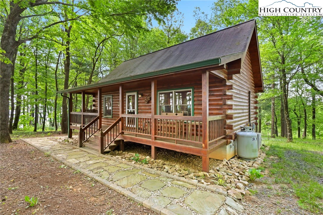 Image number 1 for the current listing