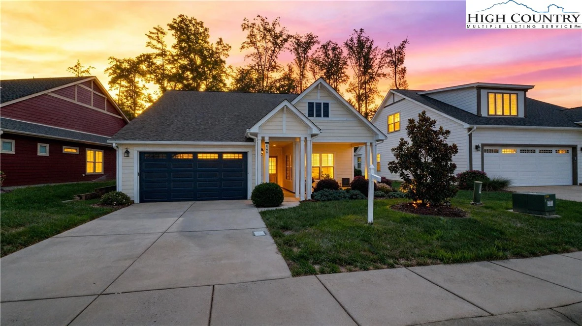 Image number 1 for the current listing