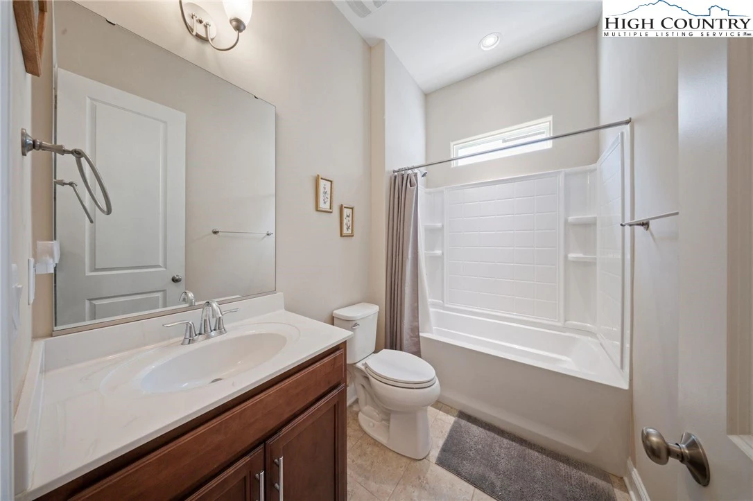 Image number 5 for the current listing