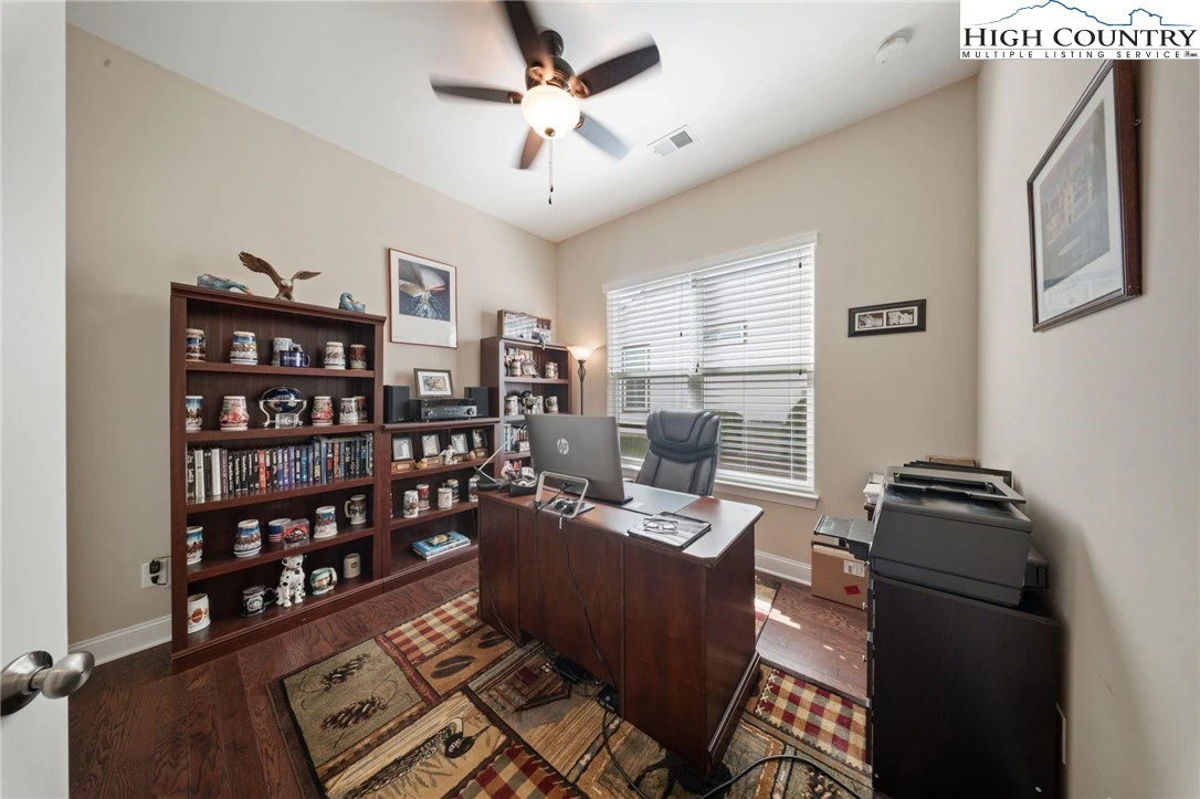 Image number 6 for the current listing