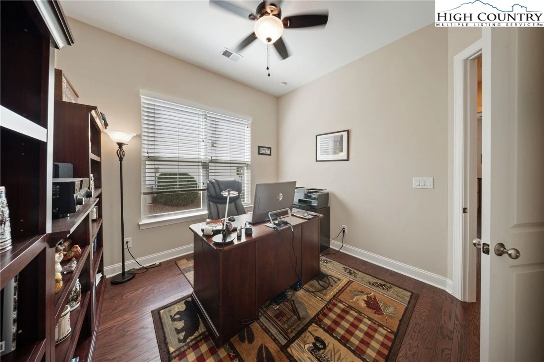 Image number 7 for the current listing