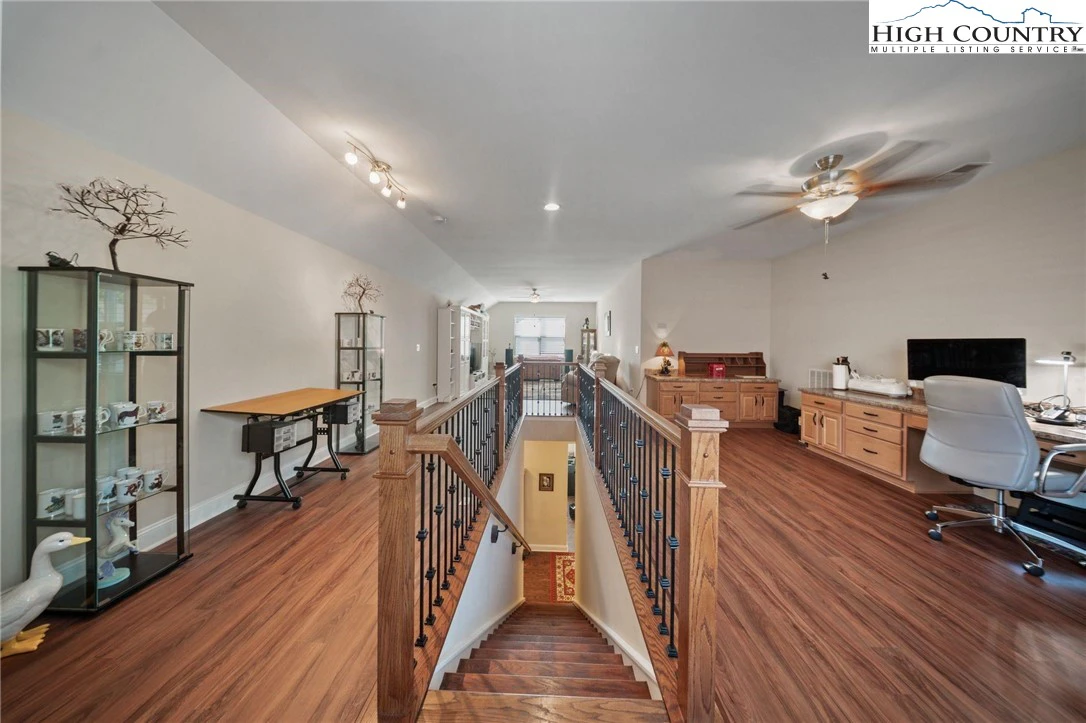 Image number 10 for the current listing