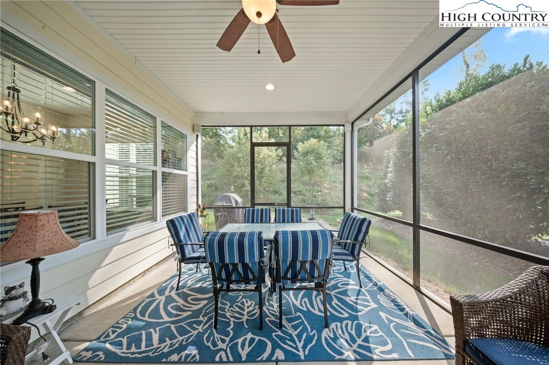 Image number 18 for the current listing