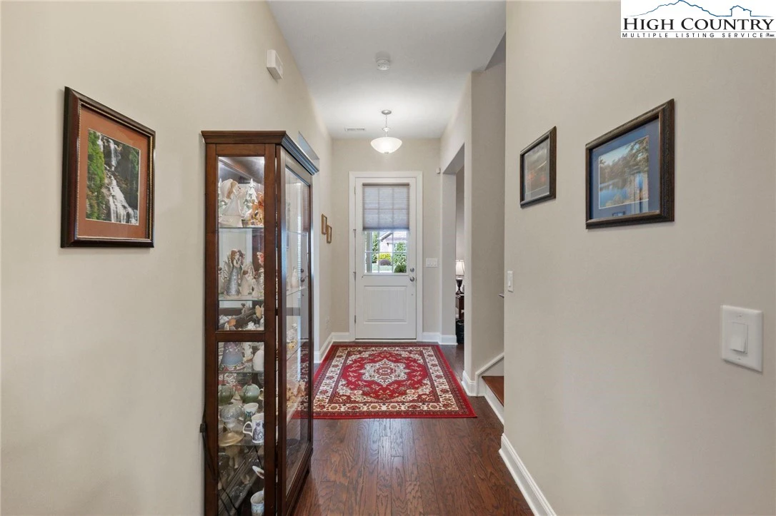 Image number 13 for the current listing
