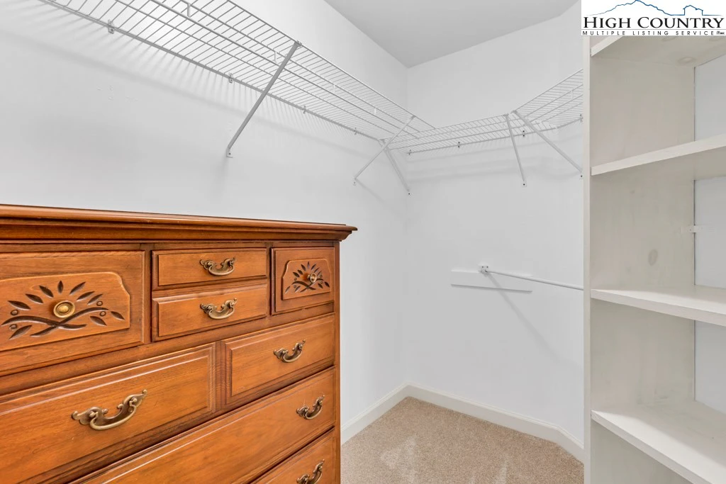 Image number 2 for the current listing