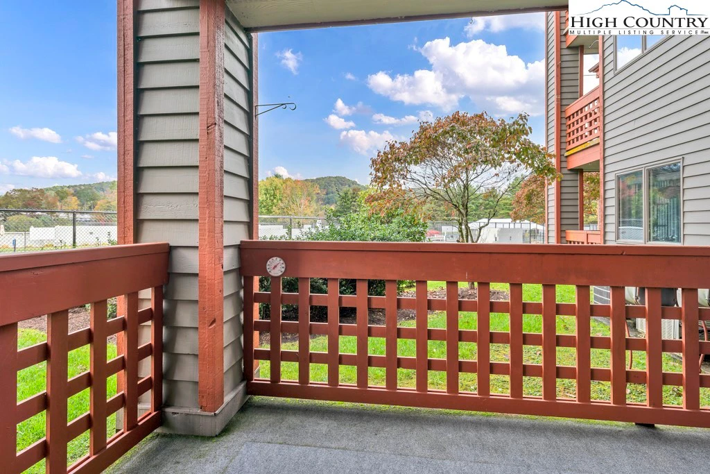 Image number 12 for the current listing
