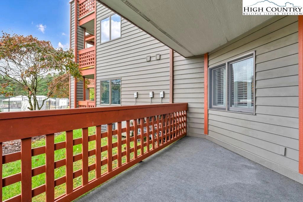 Image number 11 for the current listing