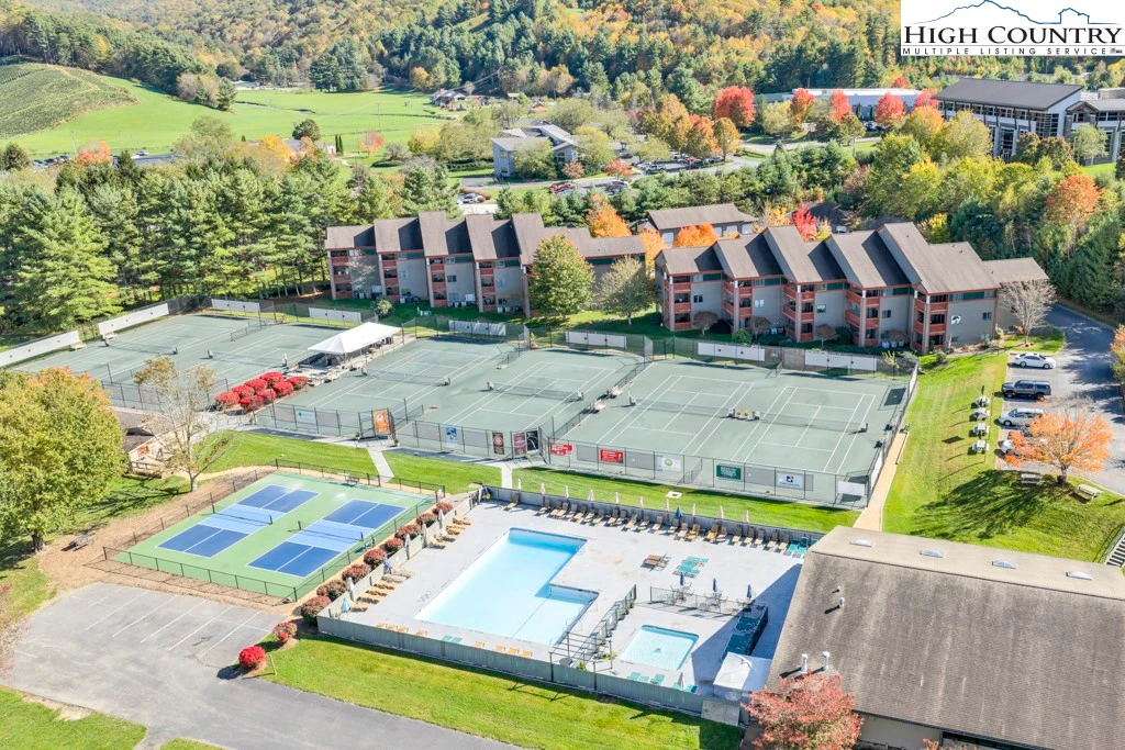 Image number 5 for the current listing