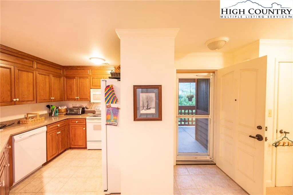 Image number 5 for the current listing
