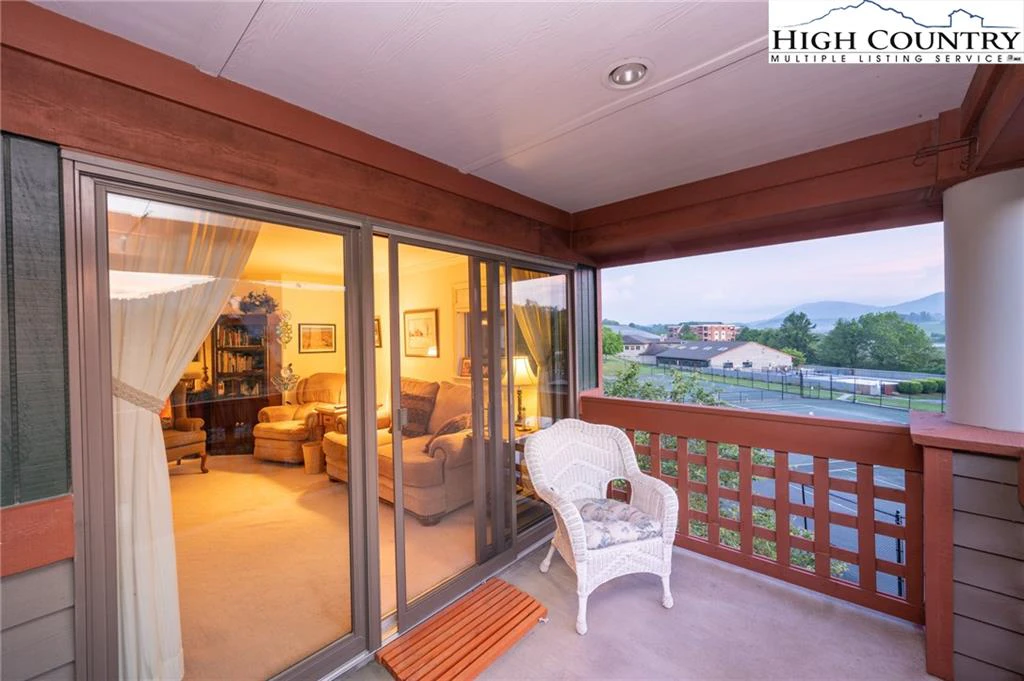 Image number 10 for the current listing