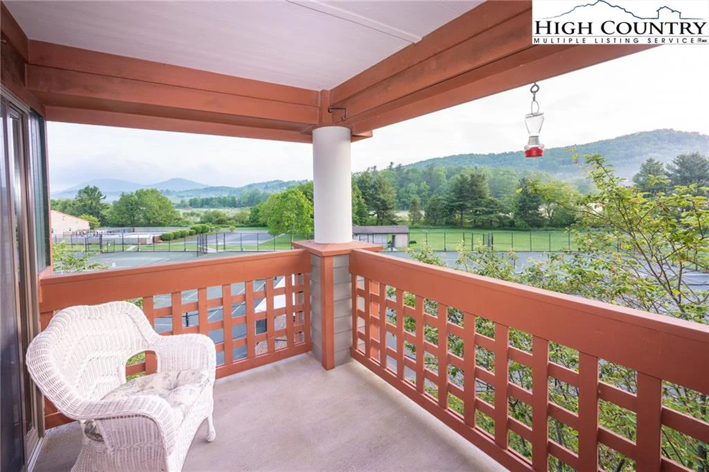 Image number 14 for the current listing