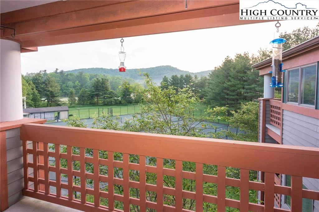 Image number 17 for the current listing