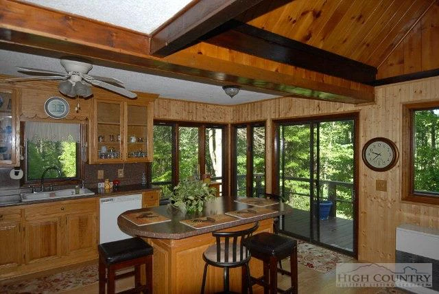 Image number 11 for the current listing