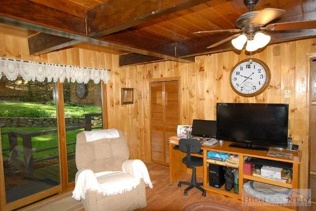 Image number 12 for the current listing
