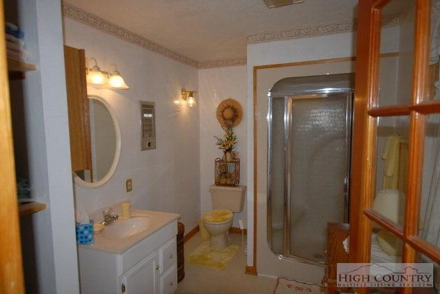 Image number 15 for the current listing