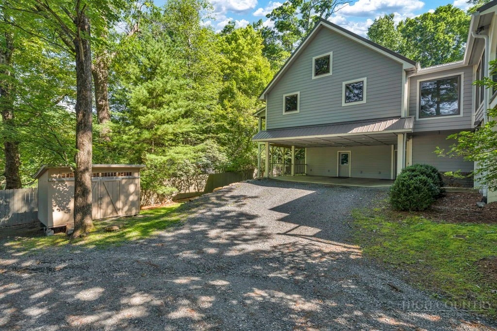 Image number 3 for the current listing