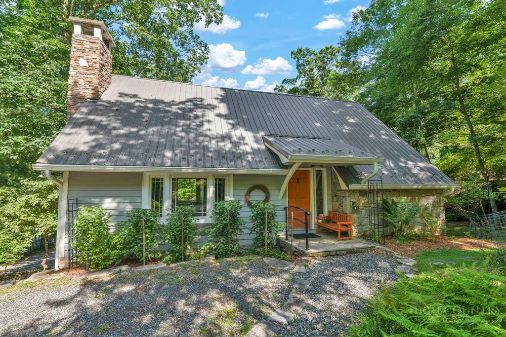 Image number 1 for the current listing