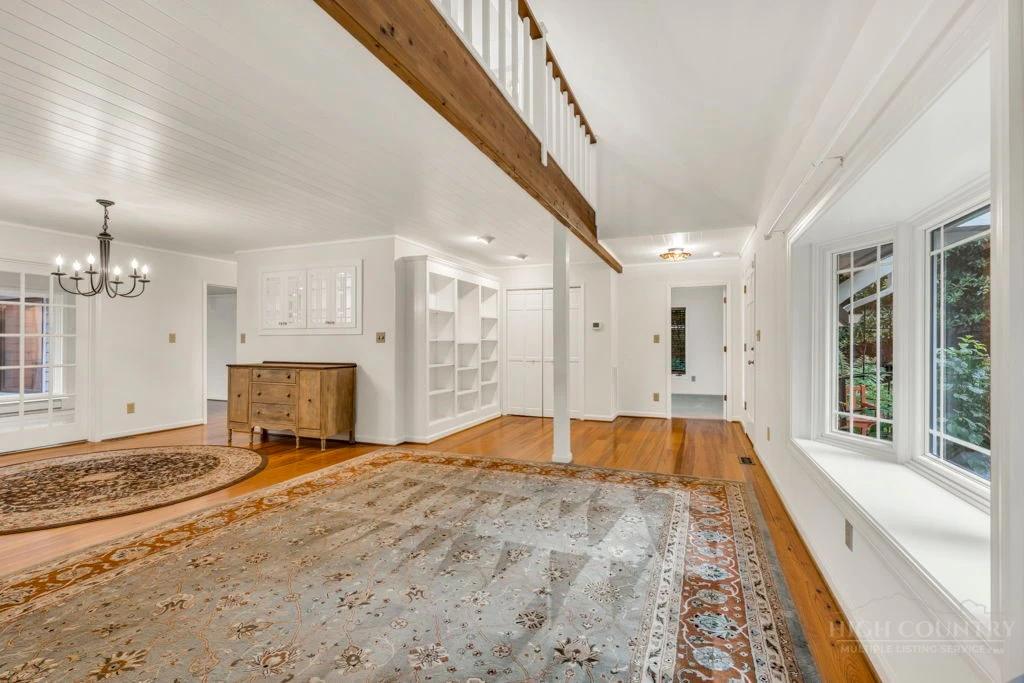 Image number 6 for the current listing