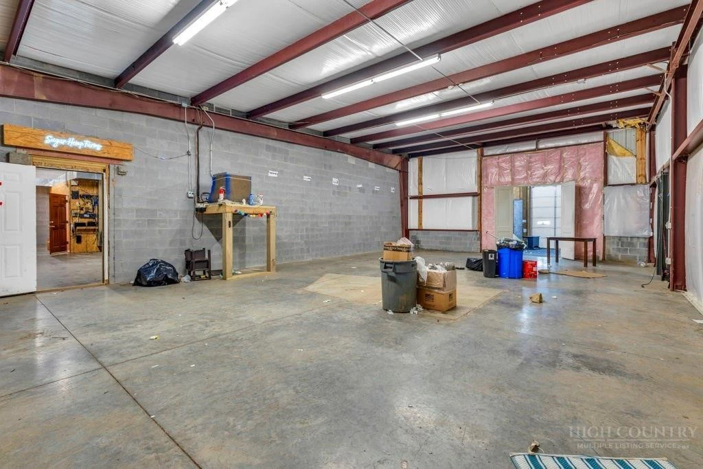 Image number 7 for the current listing