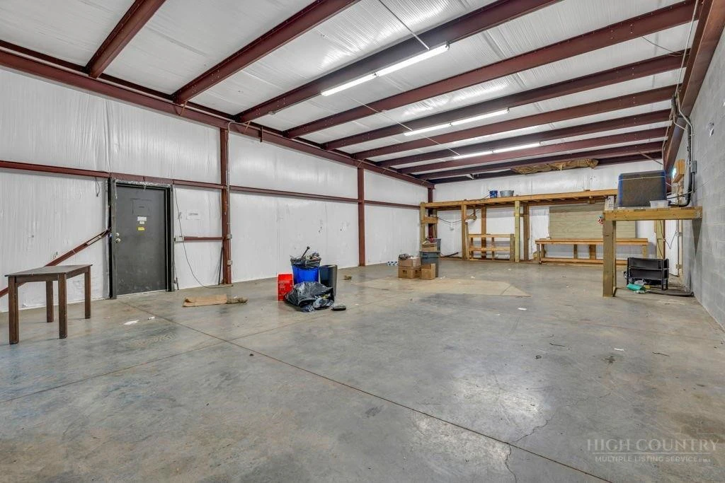 Image number 6 for the current listing