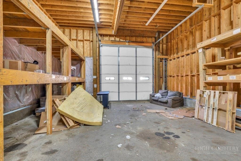 Image number 5 for the current listing