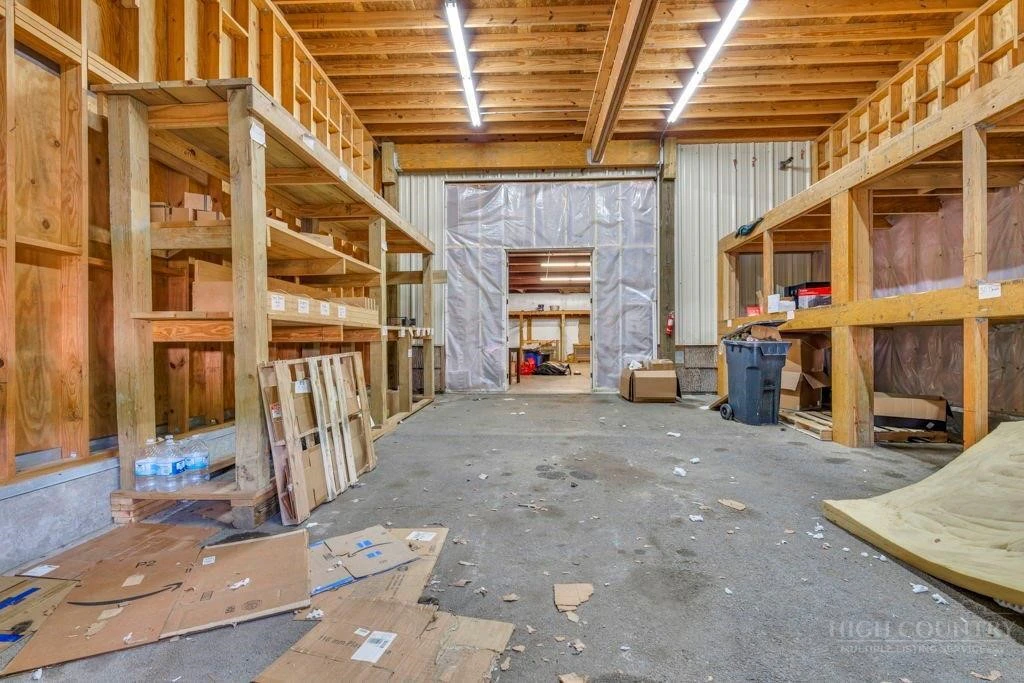 Image number 4 for the current listing