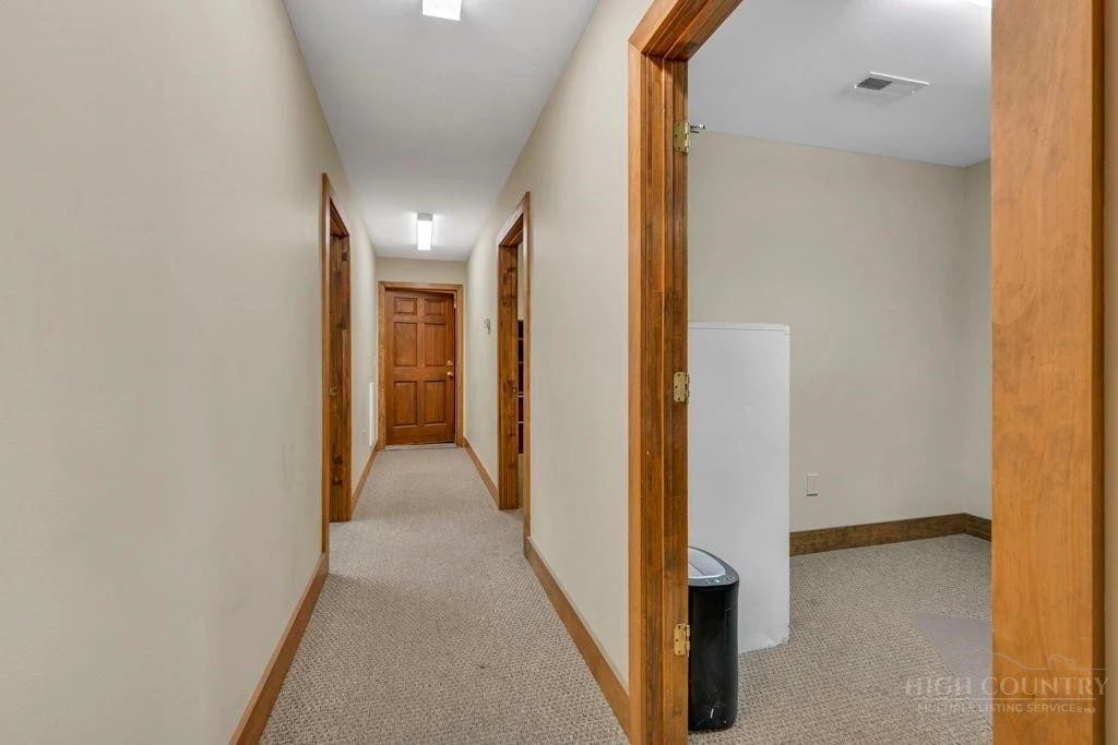 Image number 2 for the current listing