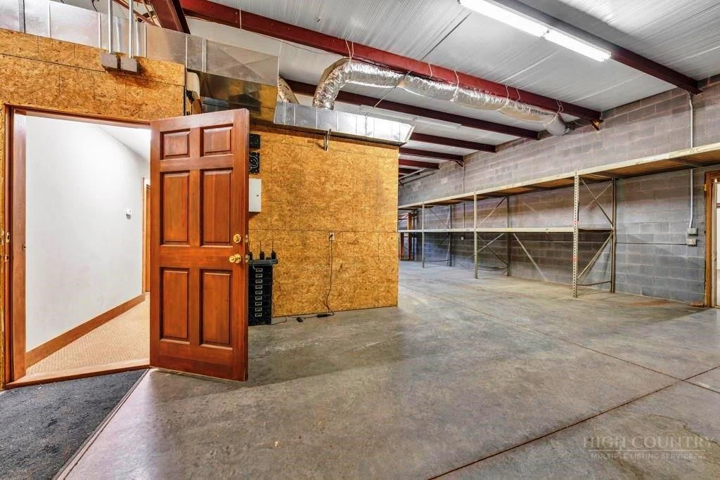 Image number 10 for the current listing