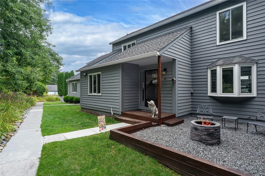 Image number 2 for the current listing