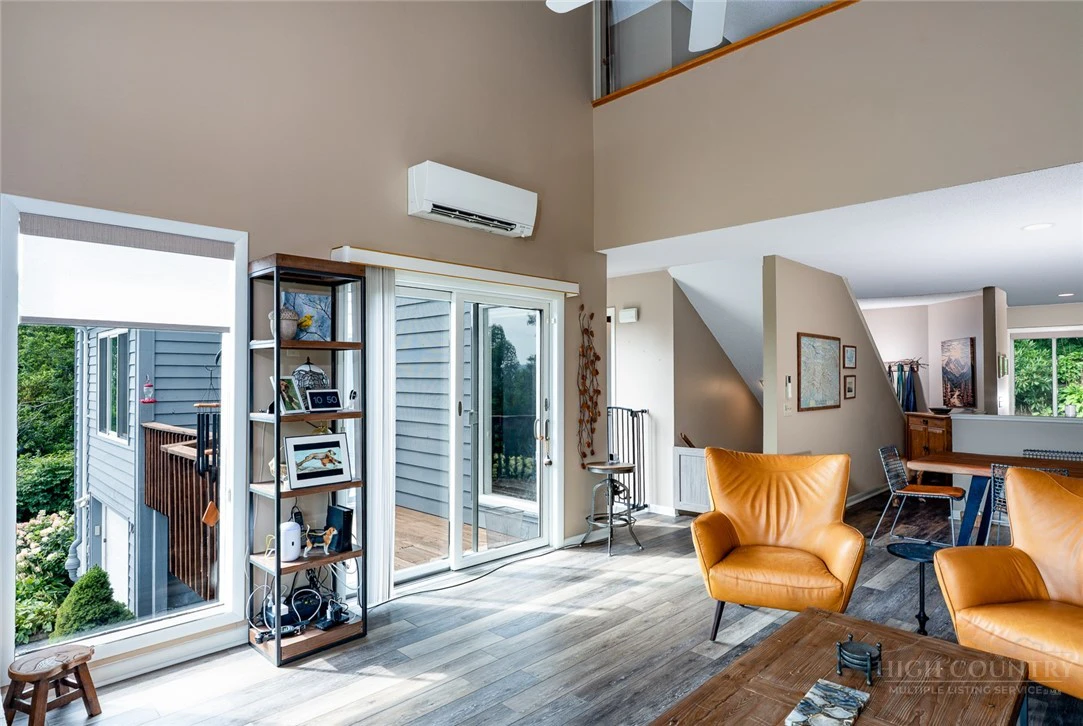 Image number 10 for the current listing