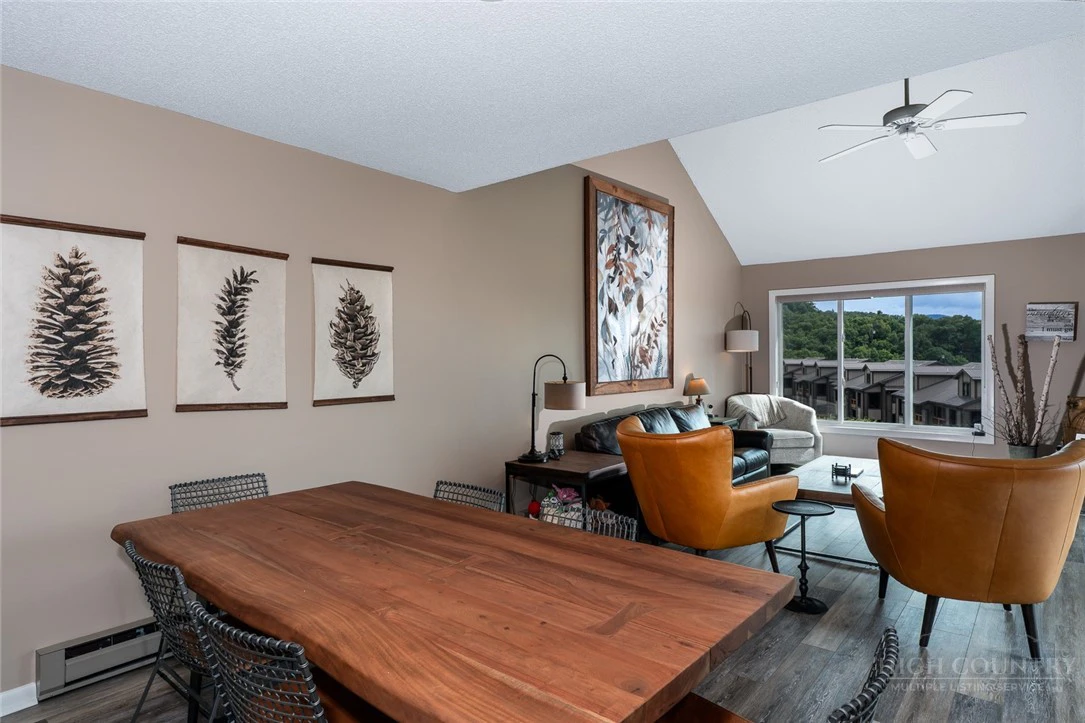Image number 11 for the current listing
