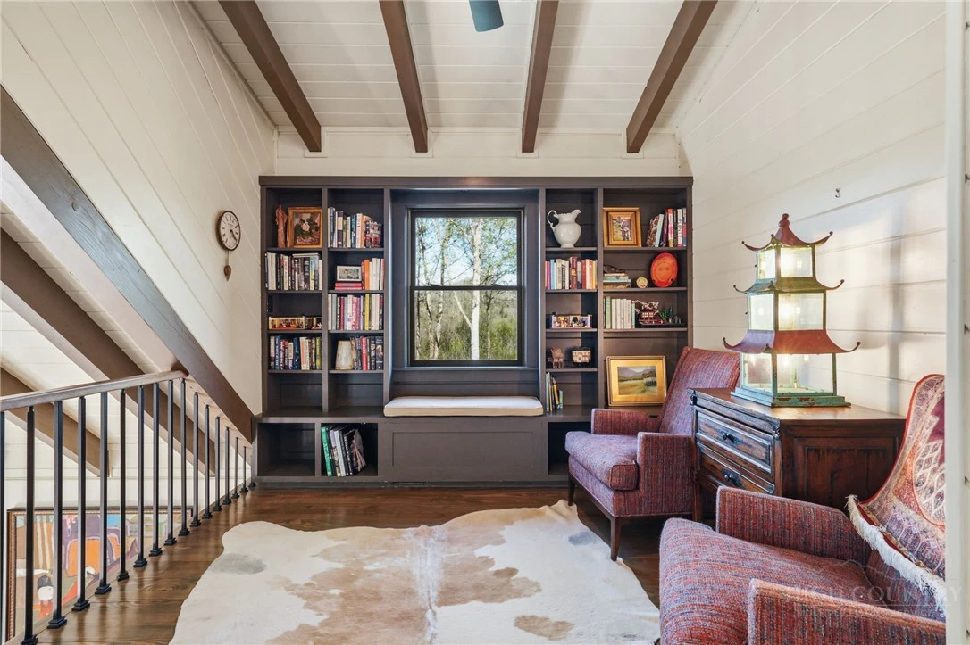 Image number 6 for the current listing